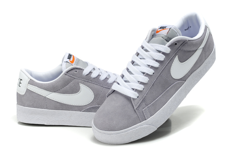 chaussure nike grise femme